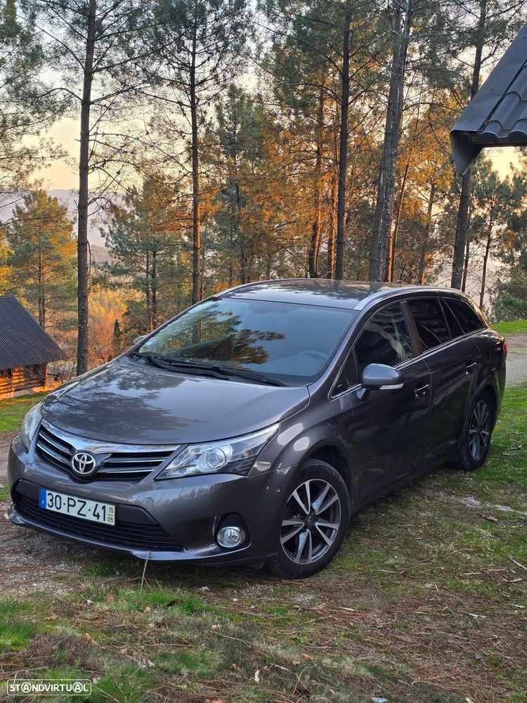 Toyota Avensis SW 2.0 D-4D Exclusive +Navi - 1