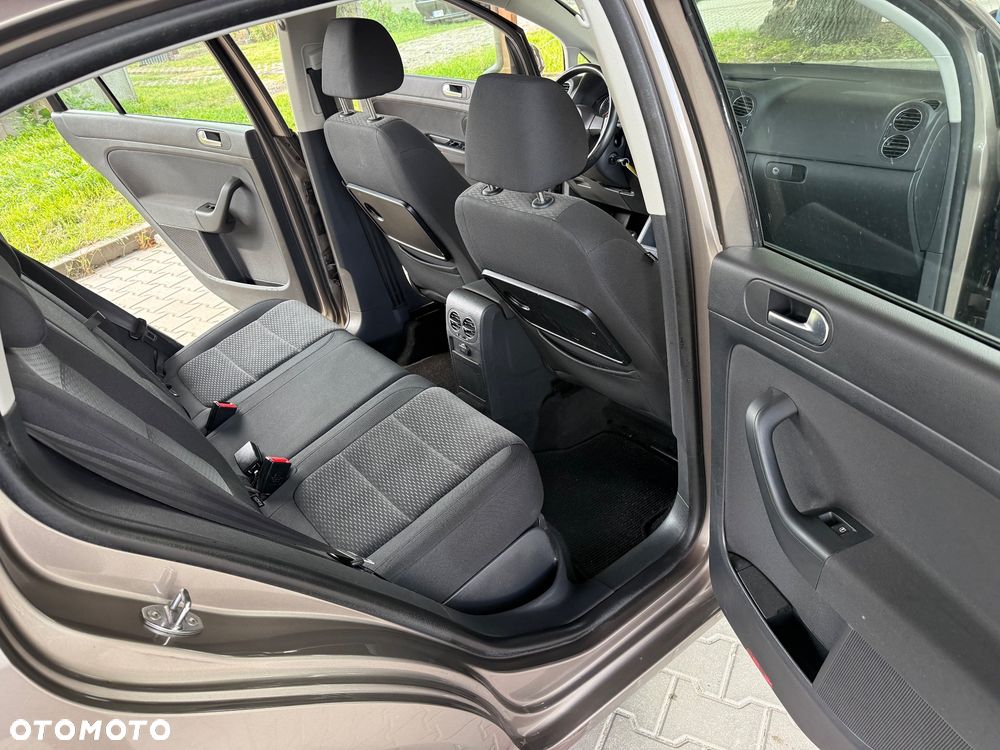 Volkswagen Golf Plus 1.6 TDI DPF Highline - 23