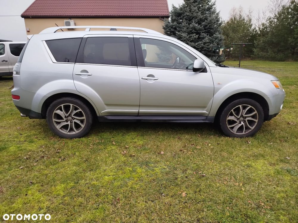 Mitsubishi Outlander 2.0 DID Instyle - 2