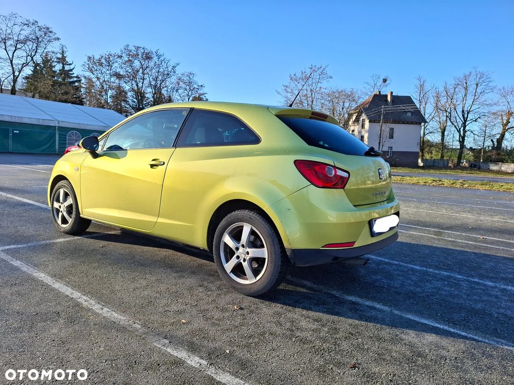Seat Ibiza SC 1.6 16V Style DSG - 4