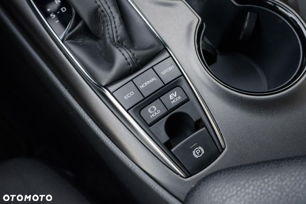 Toyota Camry 2.5 Hybrid Comfort CVT - 22
