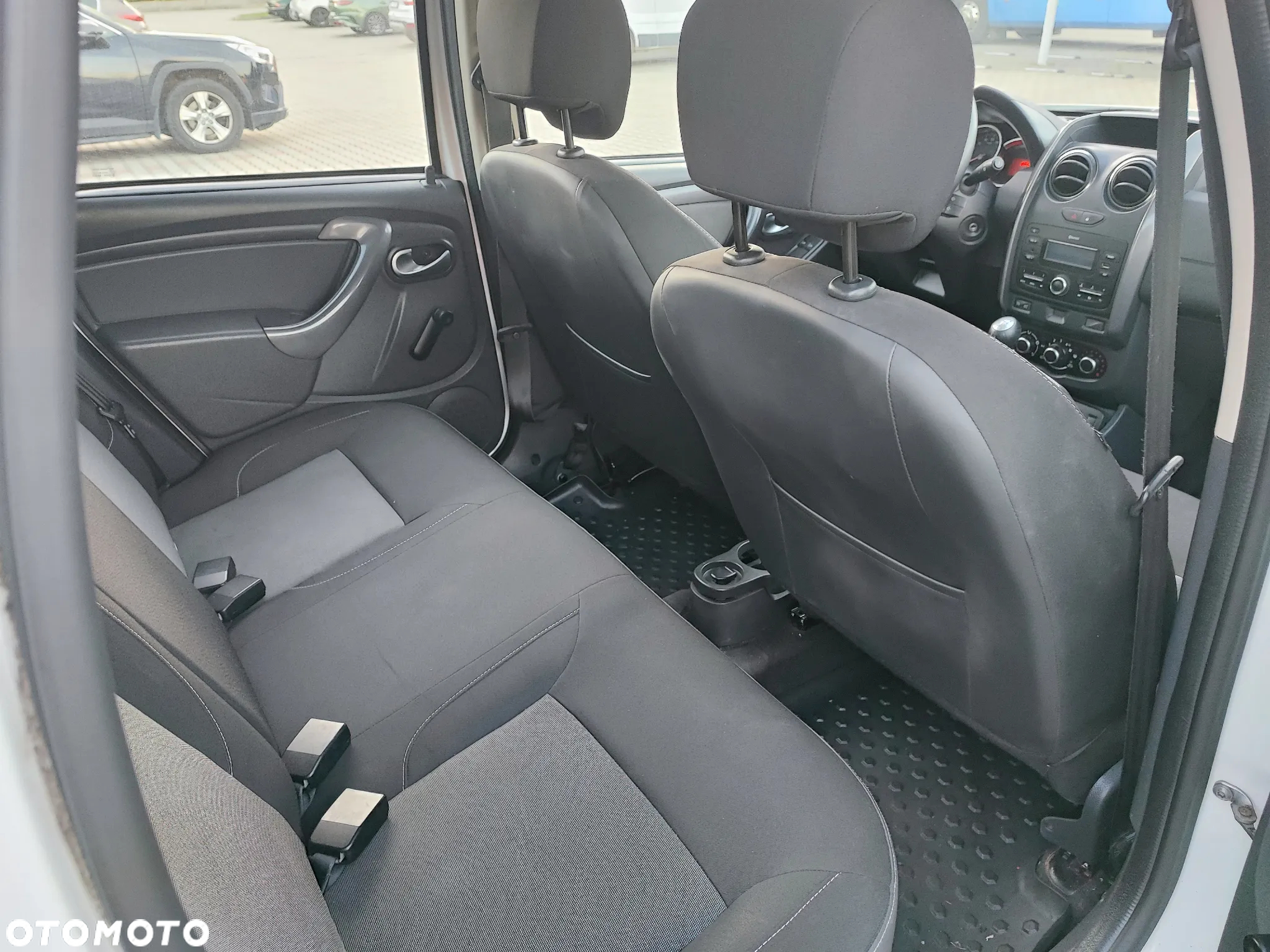 Dacia Duster 1.6 SCe Laureate 4x4 S&S - 12