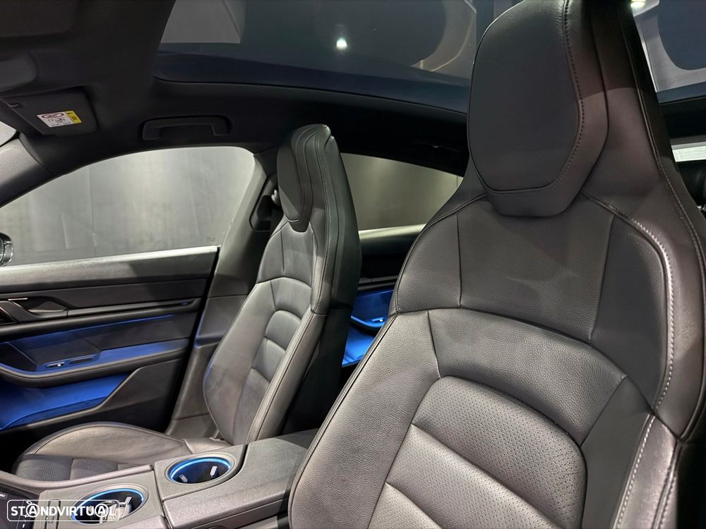 Porsche Taycan 4 - 18