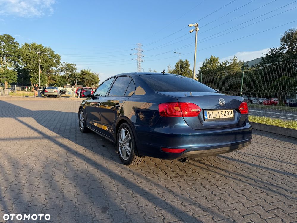 Volkswagen Jetta 1.6 TDI Trendline - 3
