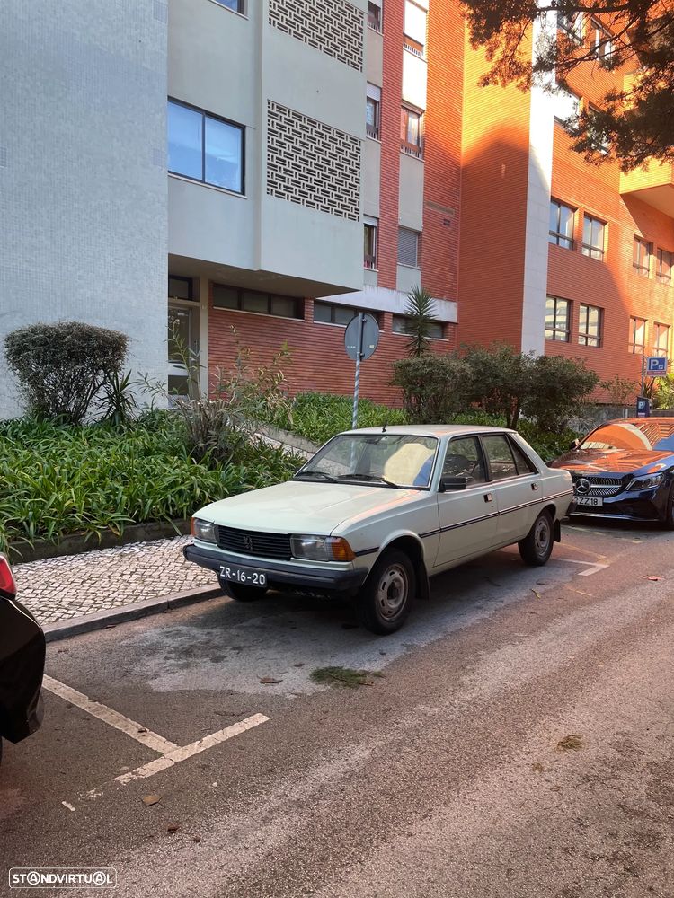 Peugeot 305 - 7