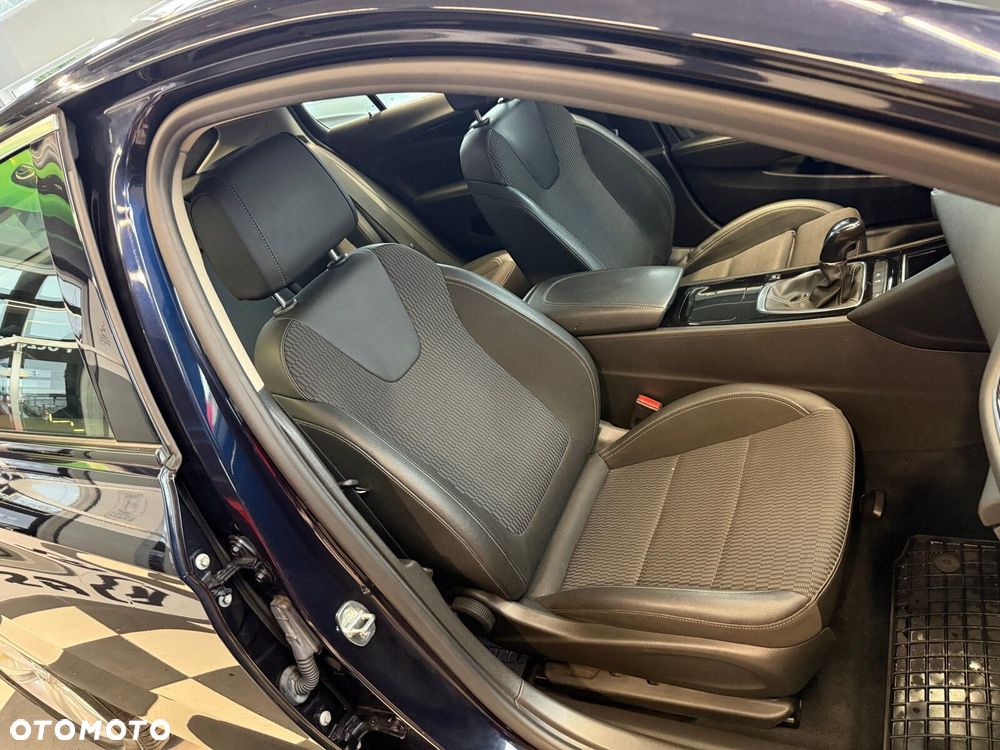 Opel Insignia - 15