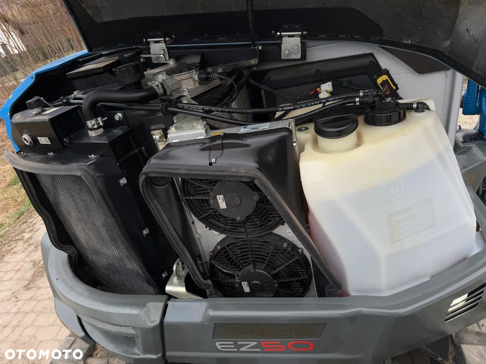 Wacker Neuson EZ50 Koparka Gąsienicowa 5,5 Tony. 2022 rok. 1400 mtg. Jak Nówka z salonu! ani deka luzów czy wycieków! Pochodzi z Gospodarstwa Norweskiego! Aktualne serwisy DEKRA BMWT. 2 łyżki. Silnik PERKINS 4 cyl. 52km. Maszyna Full wypasiona! Bogata wersja Norweska! Klima. Radio Usb. Szybkozłącze Hydrauliczne. OKAZJA. Pełny Oryginał historia do sprawdzenia w Wacker autoryzowany! - 16