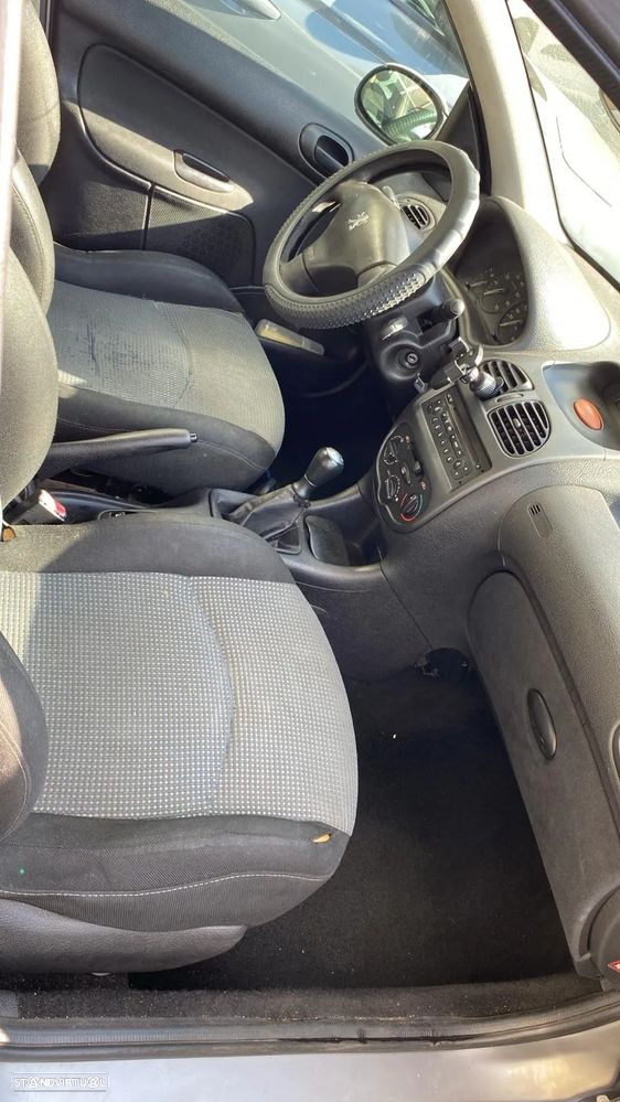 Peugeot 206 1.1 Color Line - 5