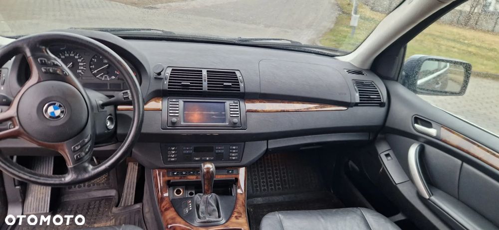 BMW X5 4.4i - 11