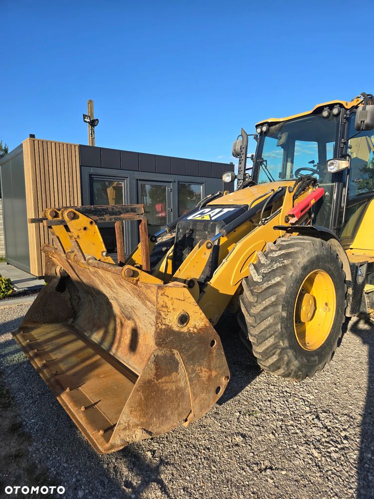 Caterpillar - 12