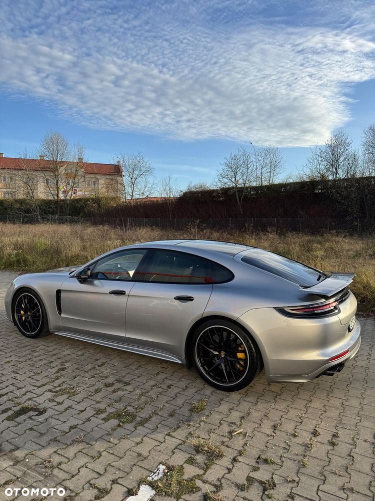 Porsche Panamera Turbo - 3