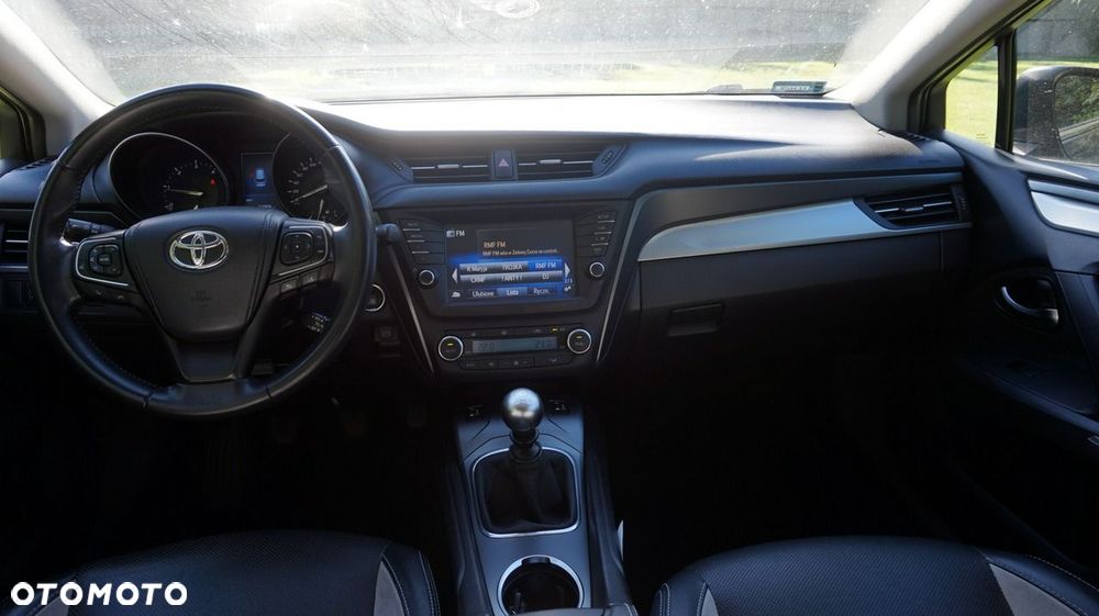 Toyota Avensis - 10