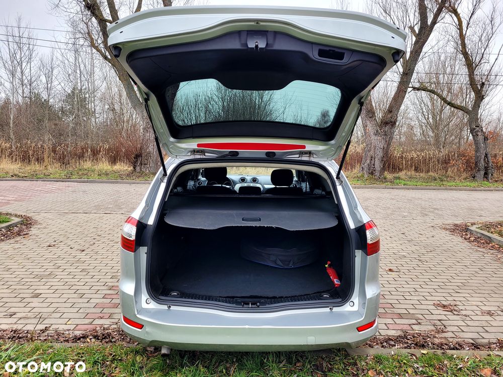 Ford Mondeo 2.0 Gold X - 23