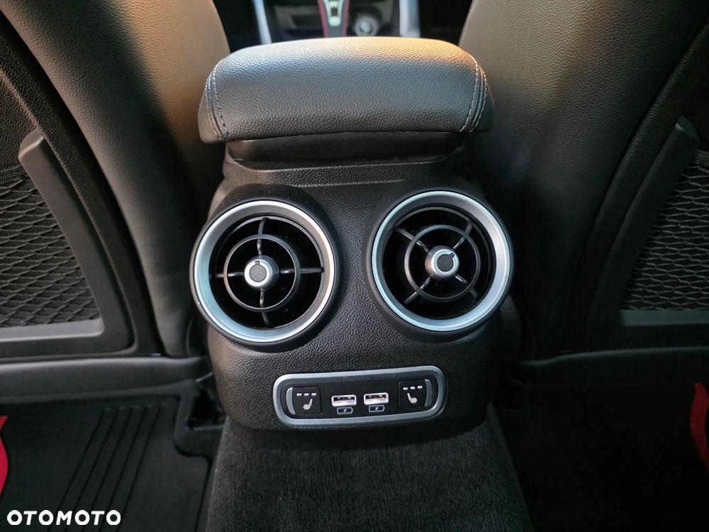 Alfa Romeo Giulia 2.0 Turbo 16V AT8-Q4 Estrema - 28