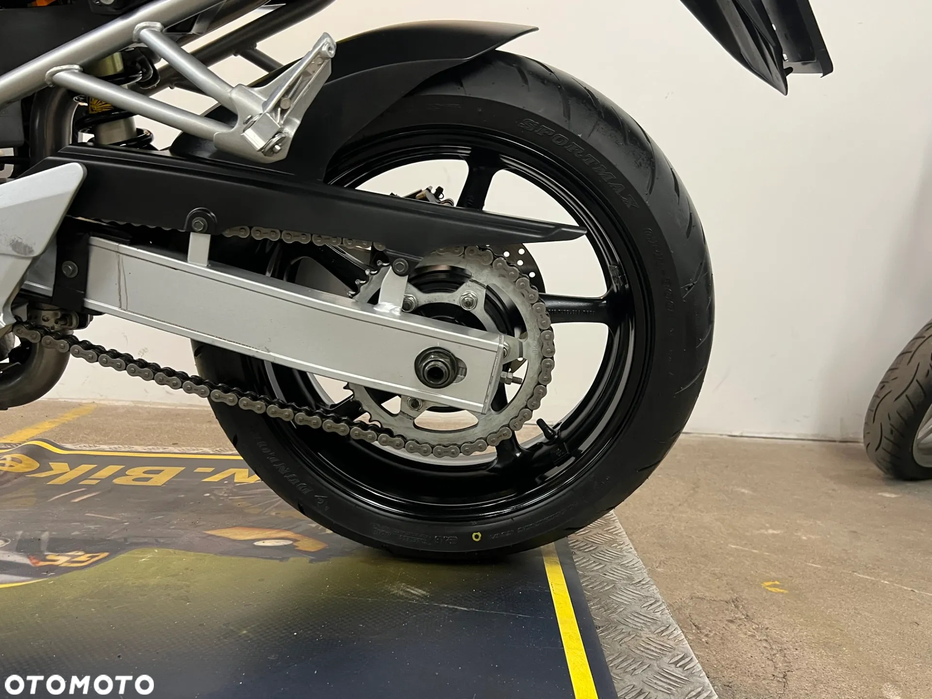 Yamaha FZ - 28