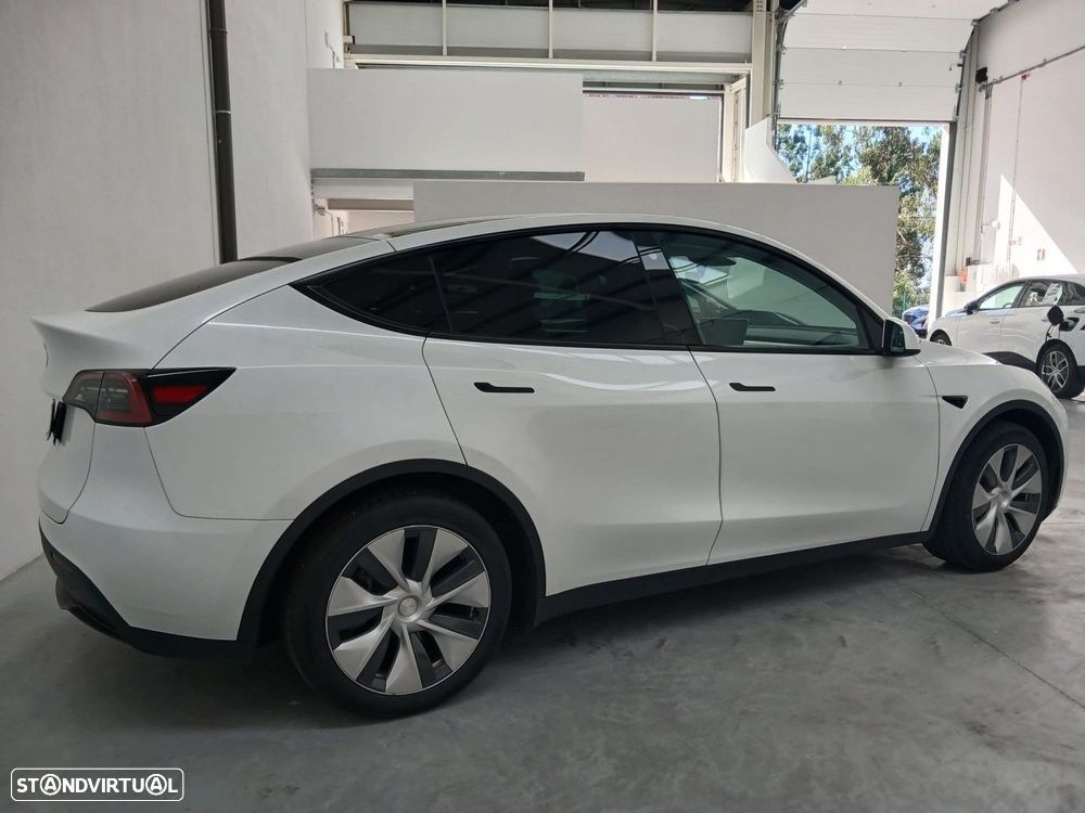 Tesla Model Y Standard - 12