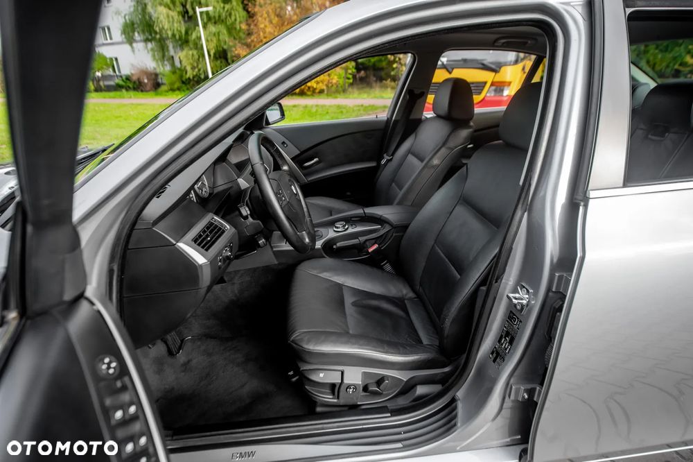 BMW Seria 5 525i - 12