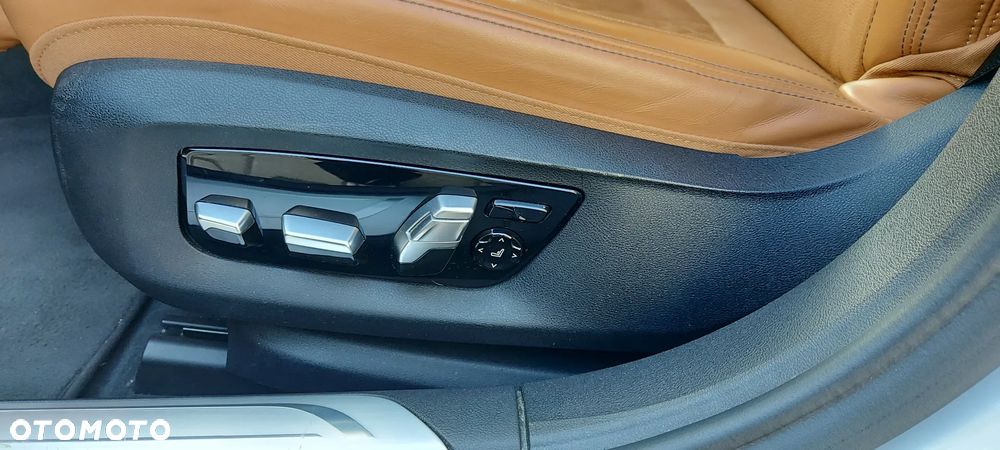 BMW Seria 7 740e iPerformance - 12