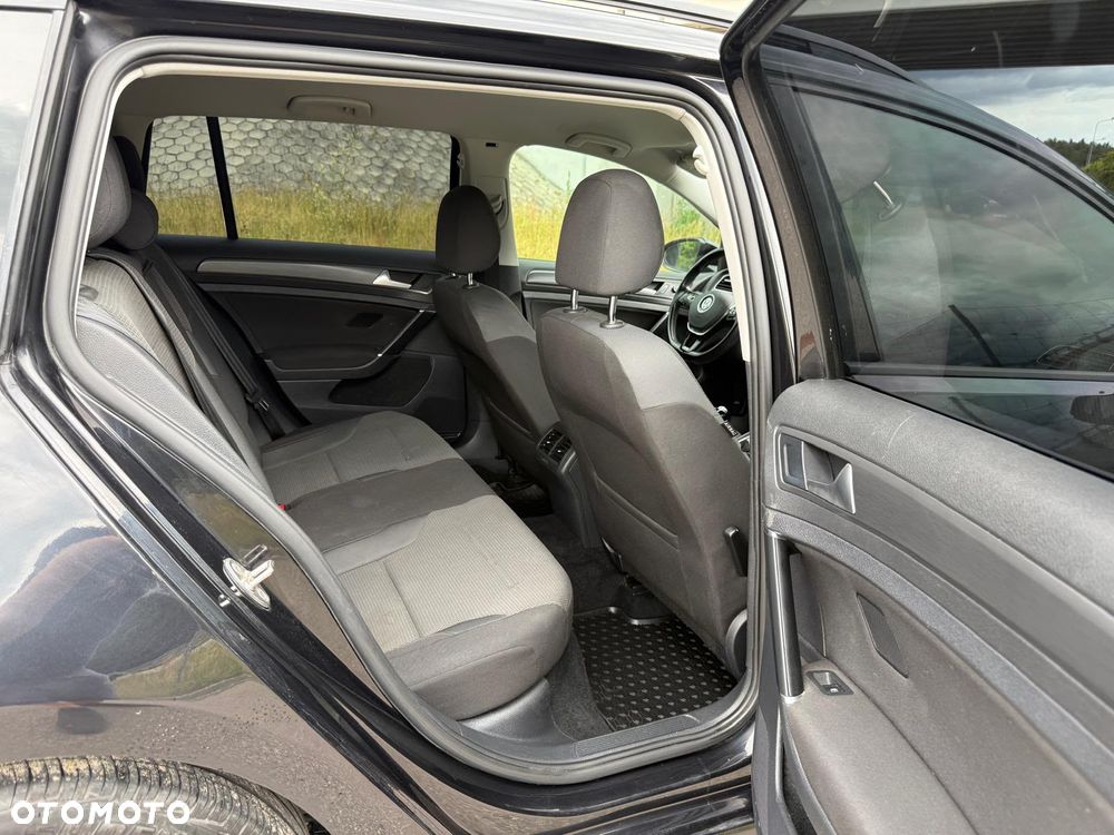 Volkswagen Golf - 10