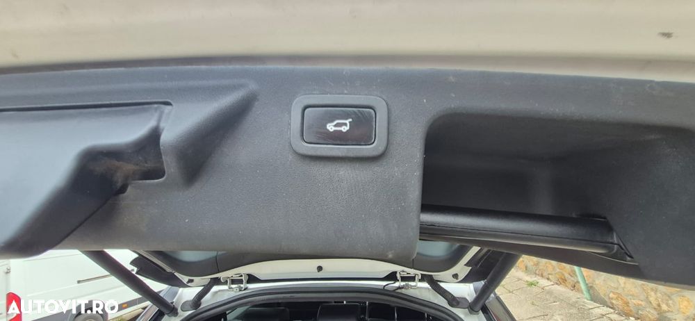 Land Rover Discovery Sport - 10