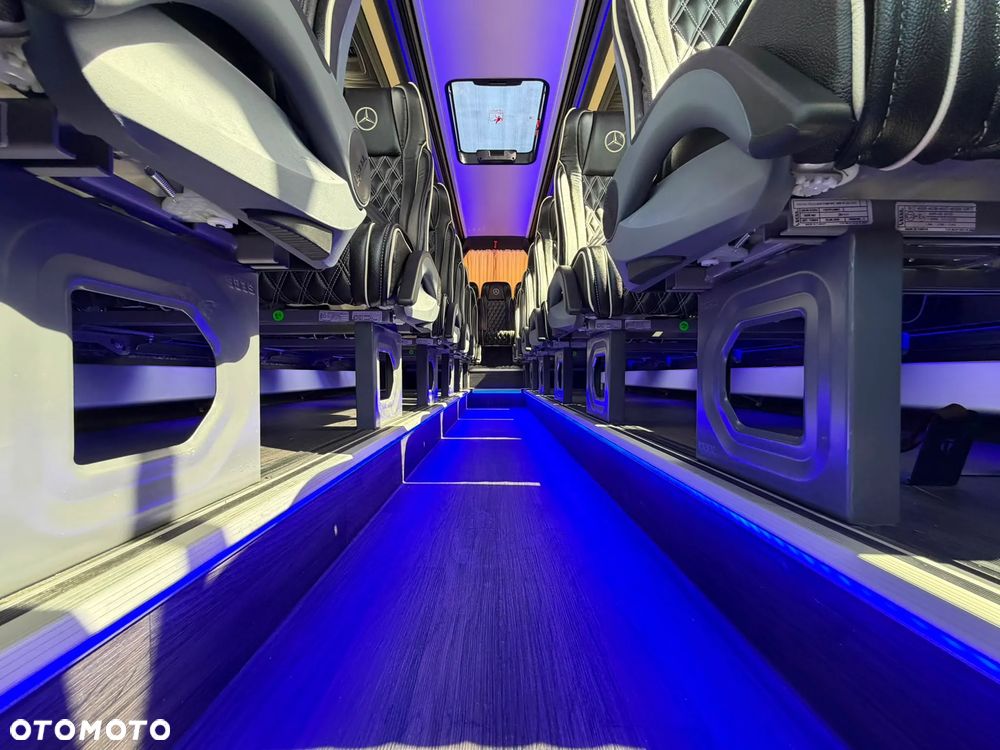 Mercedes-Benz Sprinter 519 - 31
