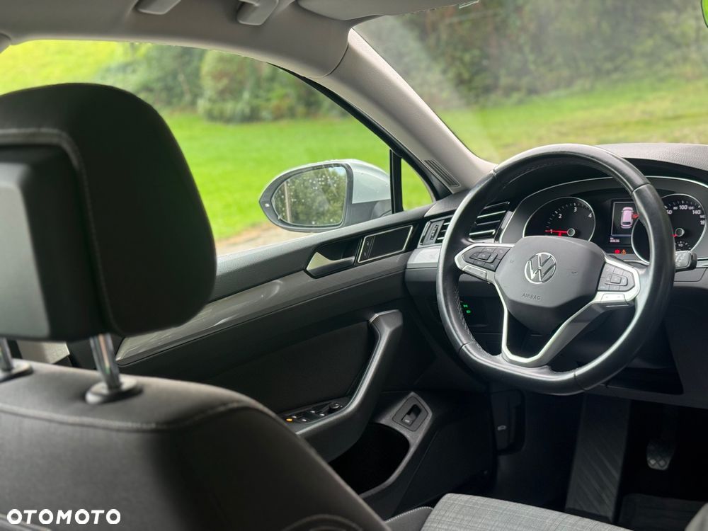 Volkswagen Passat - 24
