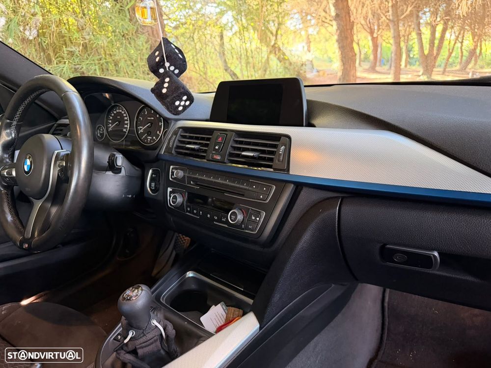 BMW 320 d Pack M - 5
