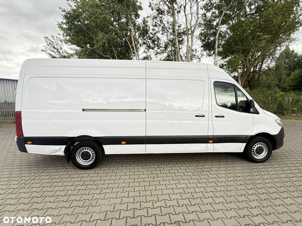Mercedes-Benz Sprinter - 14