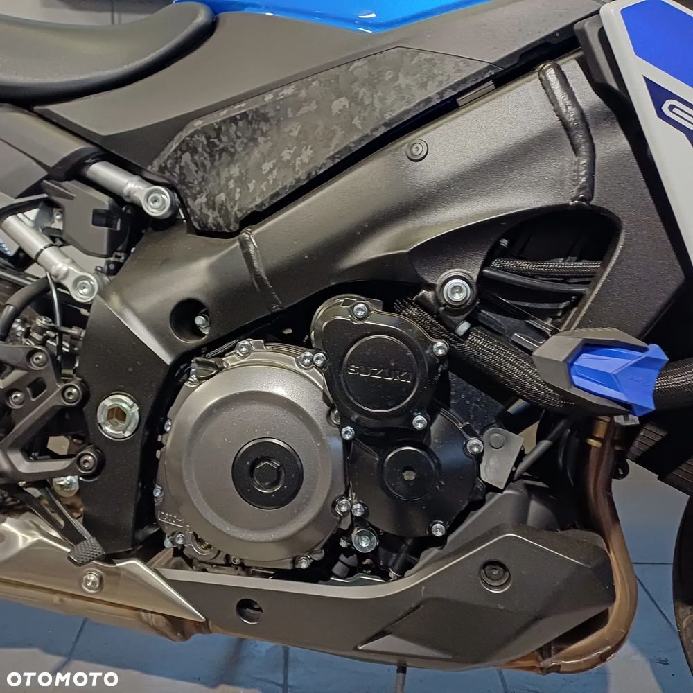 Suzuki GSX 1000 - 8
