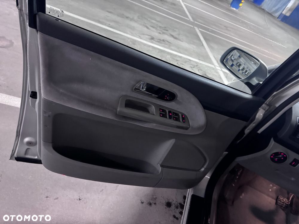 Volkswagen Sharan - 9