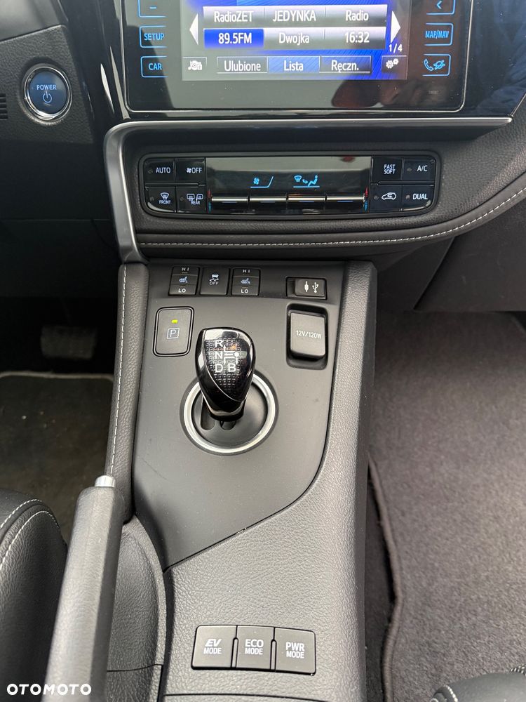 Toyota Auris Hybrid 135 Prestige - 14