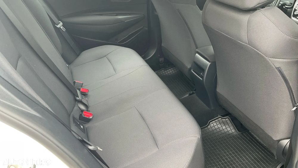 Toyota Corolla 1.5 TNGA MT Business - 13