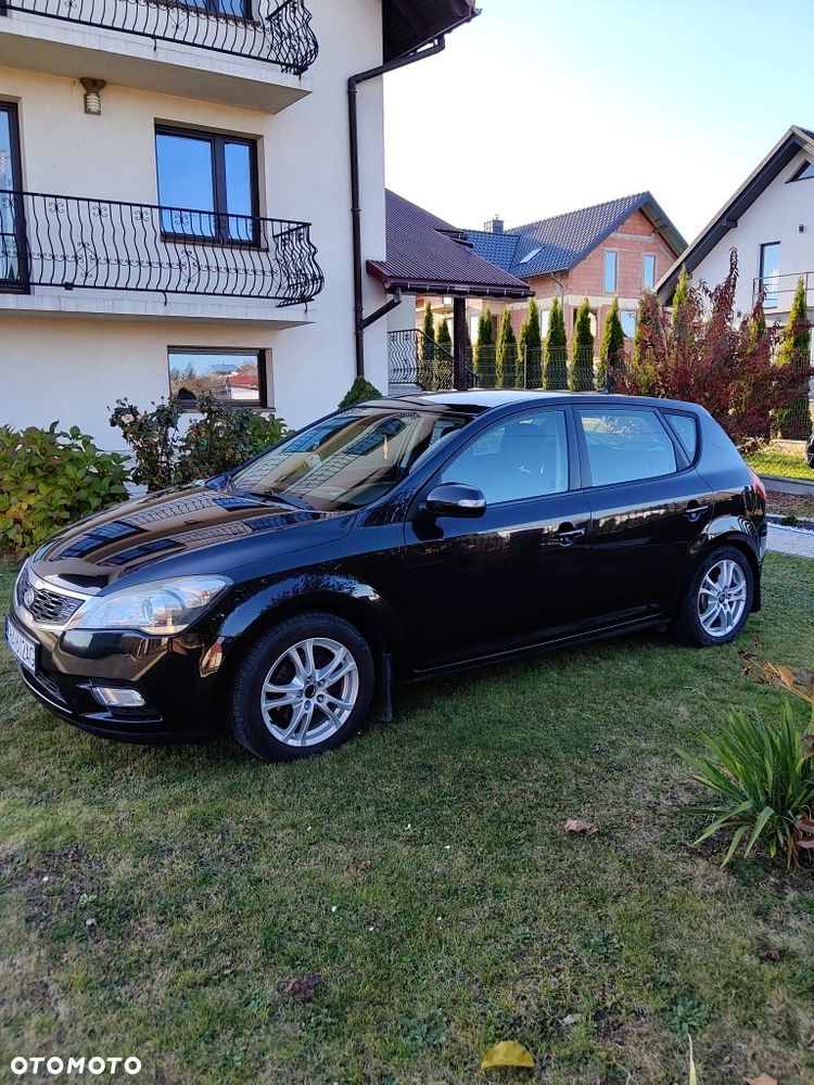 Kia Ceed - 1