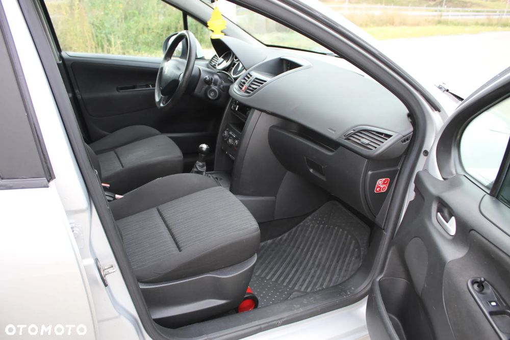 Peugeot 207 1.4 HDi Trendy Euro5 - 16