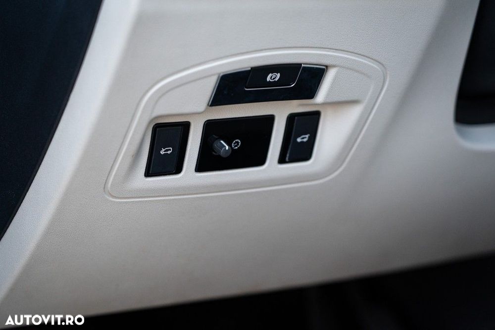 Jaguar I-Pace SE - 30