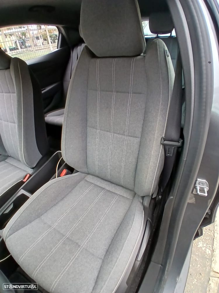 Renault Mégane E-Tech - 11