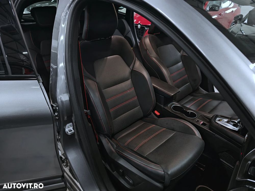 Renault Arkana E-TECH RS Line - 10
