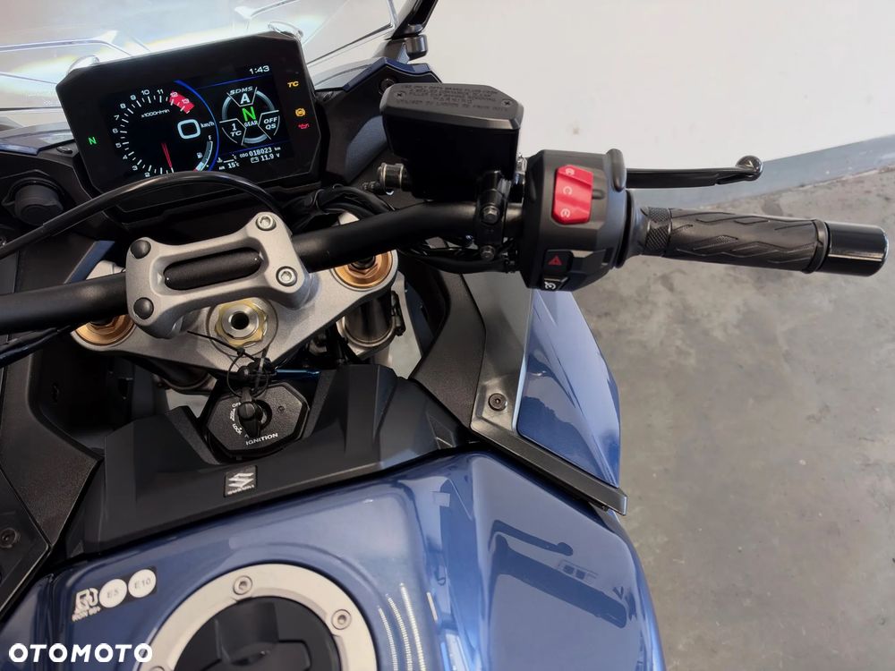 Suzuki GSX - 38