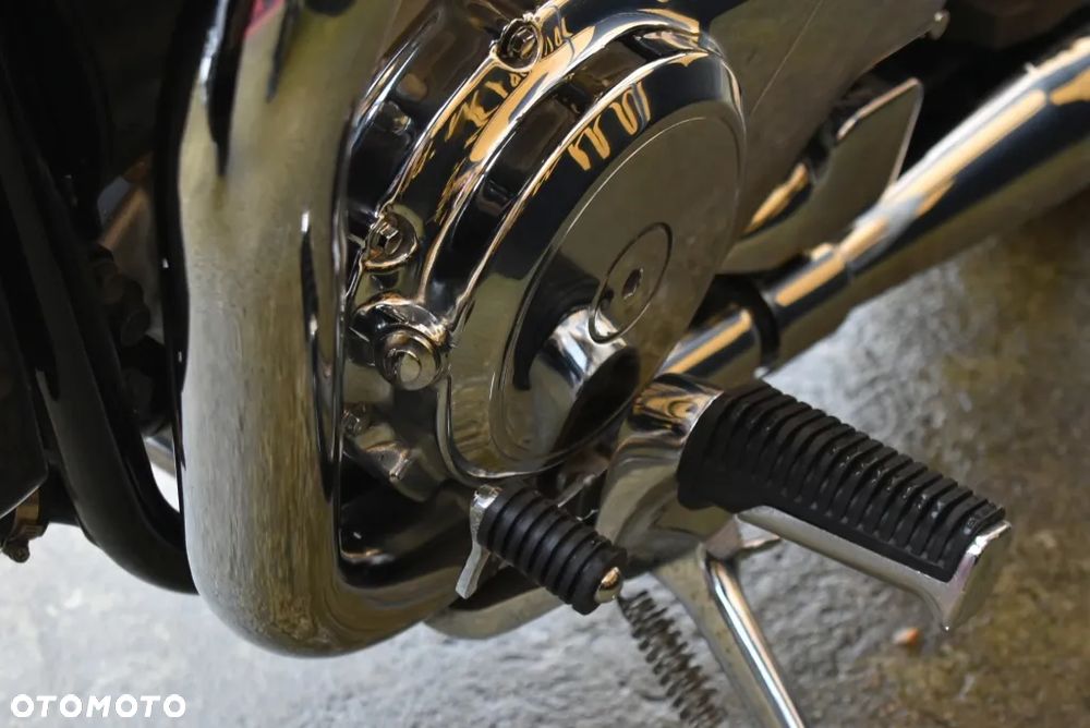 Suzuki Intruder - 38