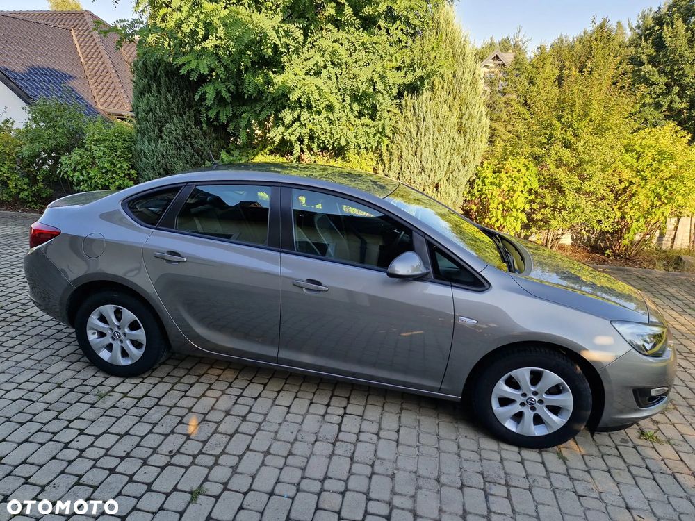 Opel Astra 1.6 Active EU6 - 22