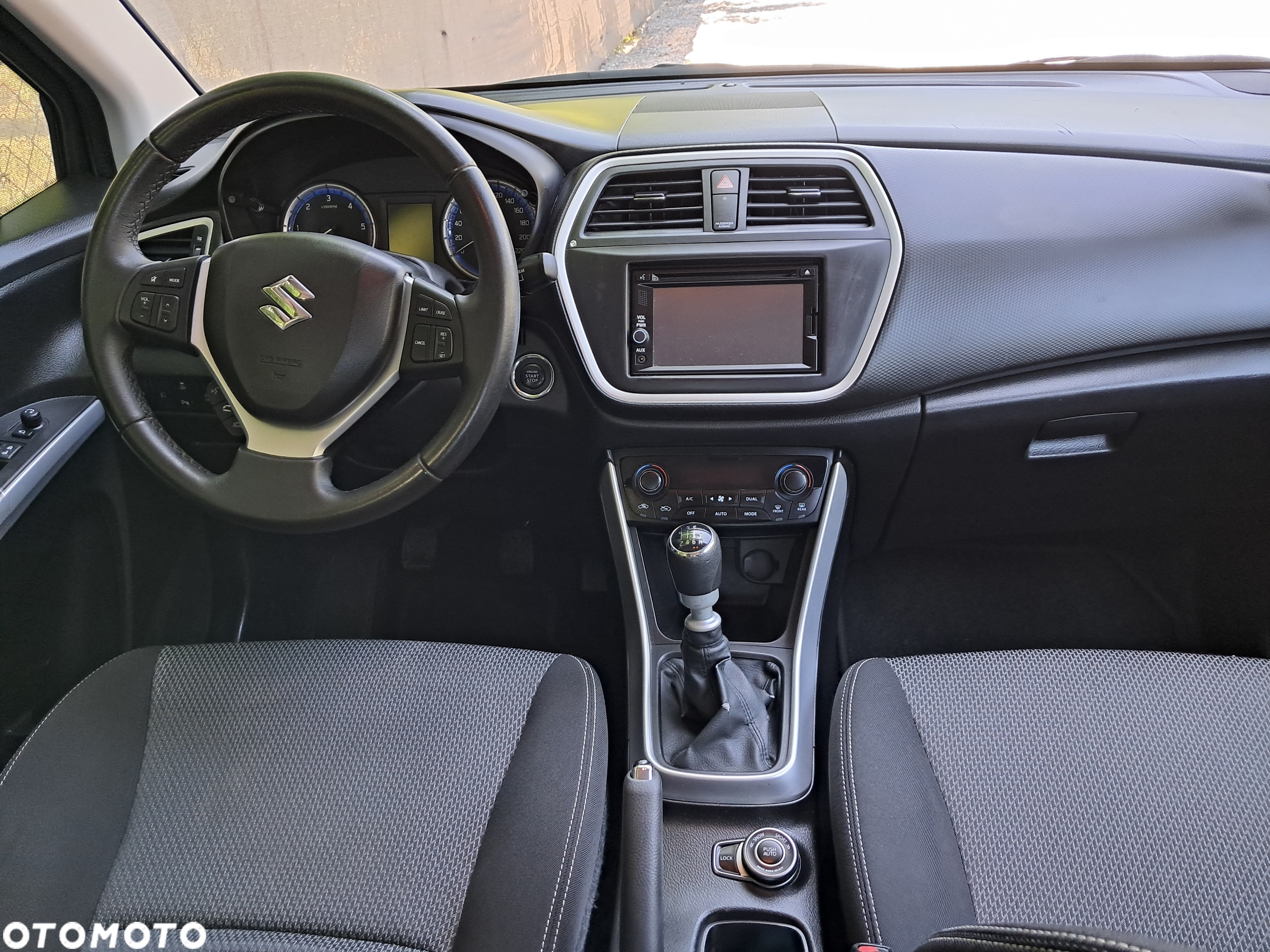 Suzuki SX4 S-Cross 1.6 DDiS Premium 4WD - 32