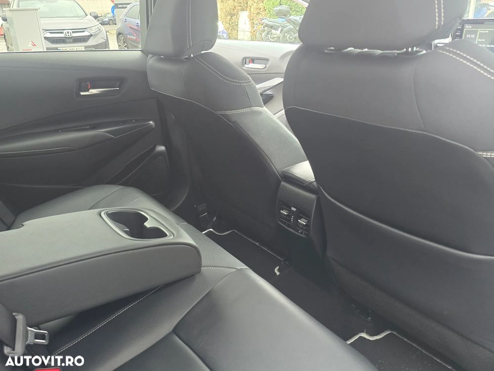 Toyota Corolla Sedan 1.8 HSD Exclusive - 17