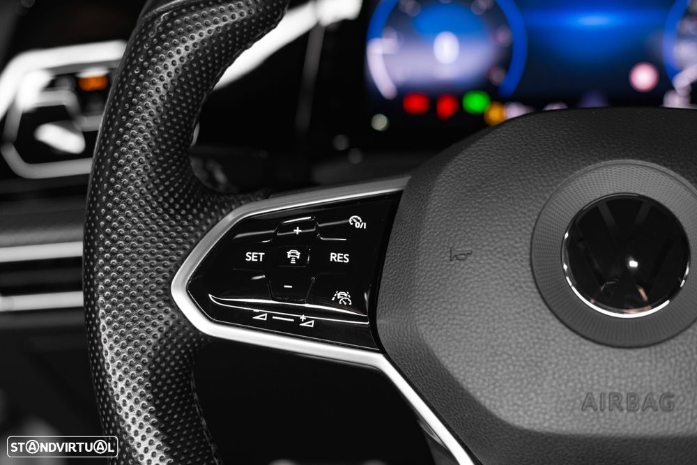 VW Golf Variant 2.0 TDi R-Line DSG - 7