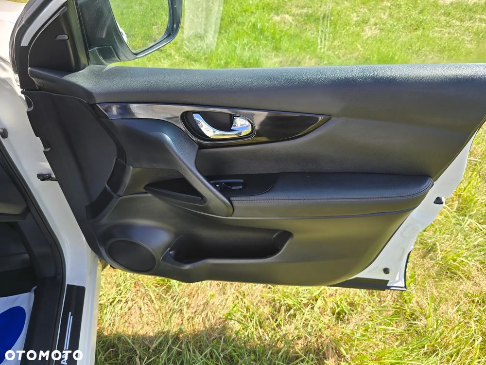 Nissan Qashqai 1.2 DIG-T N-Vision - 35