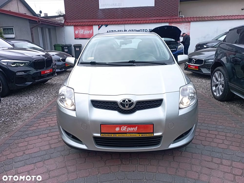 Toyota Auris 1.4 D-4D Luna - 2