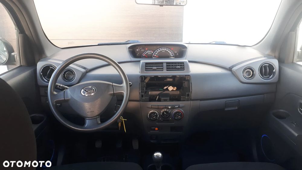 Daihatsu Materia 1.5 black edition - 12
