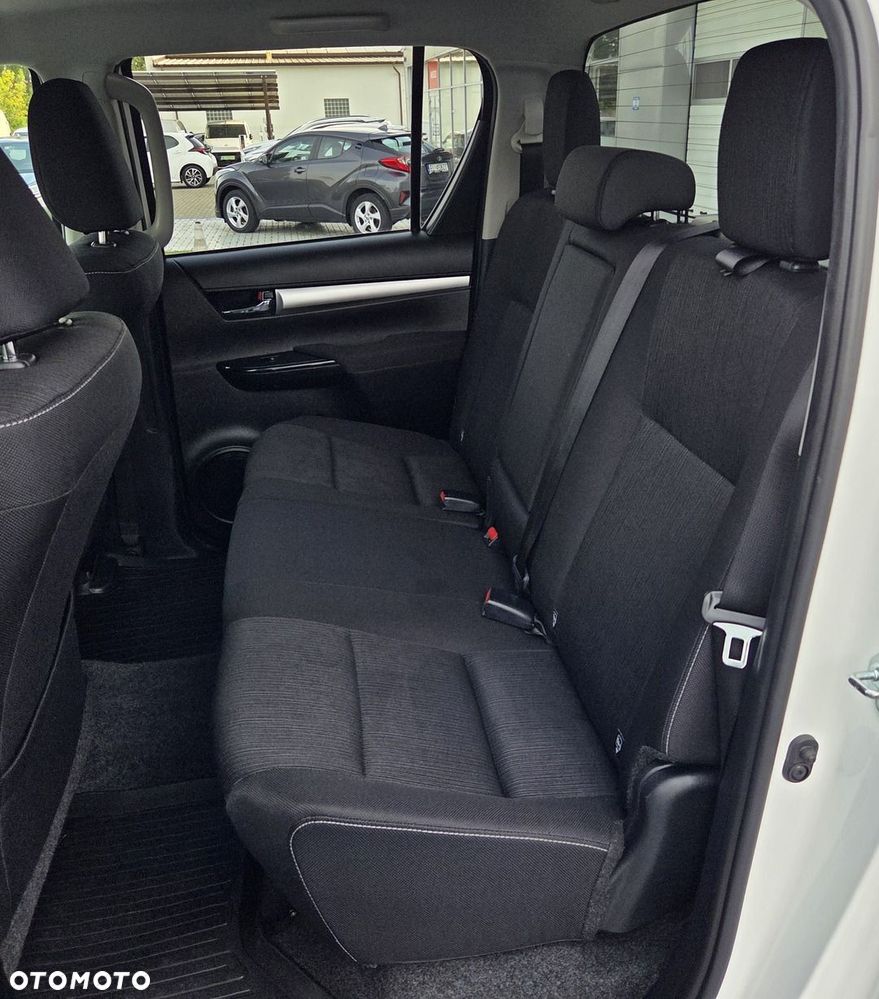 Toyota Hilux 2.8 D-4D Double Cab SR5 4x4 - 32