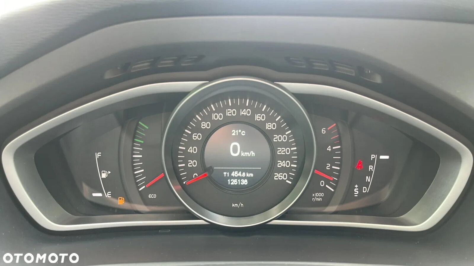 Volvo V40 D3 Drive-E Momentum - 16