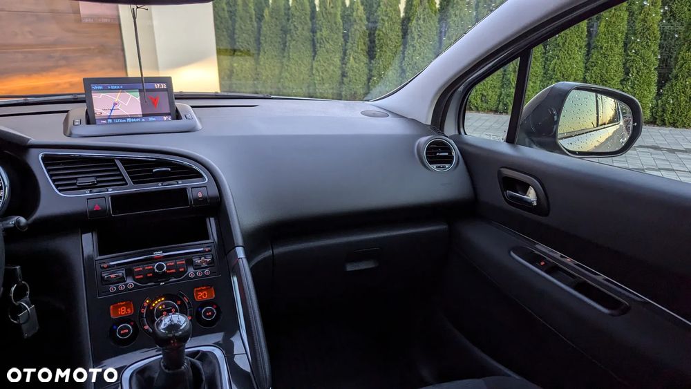 Peugeot 3008 1.6 Premium - 9