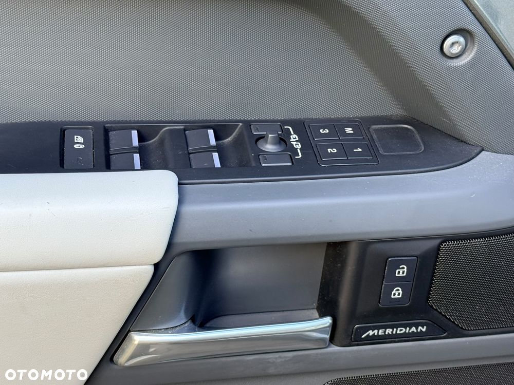 Land Rover Defender 3.0 D300 mHEV X-Dynamic HSE - 23